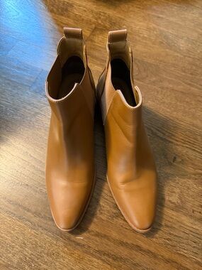 Everlane Tan Leather Chelsea Ankle Boots